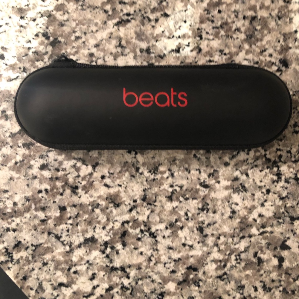 Beats pill speaker - Picture 2 of 2